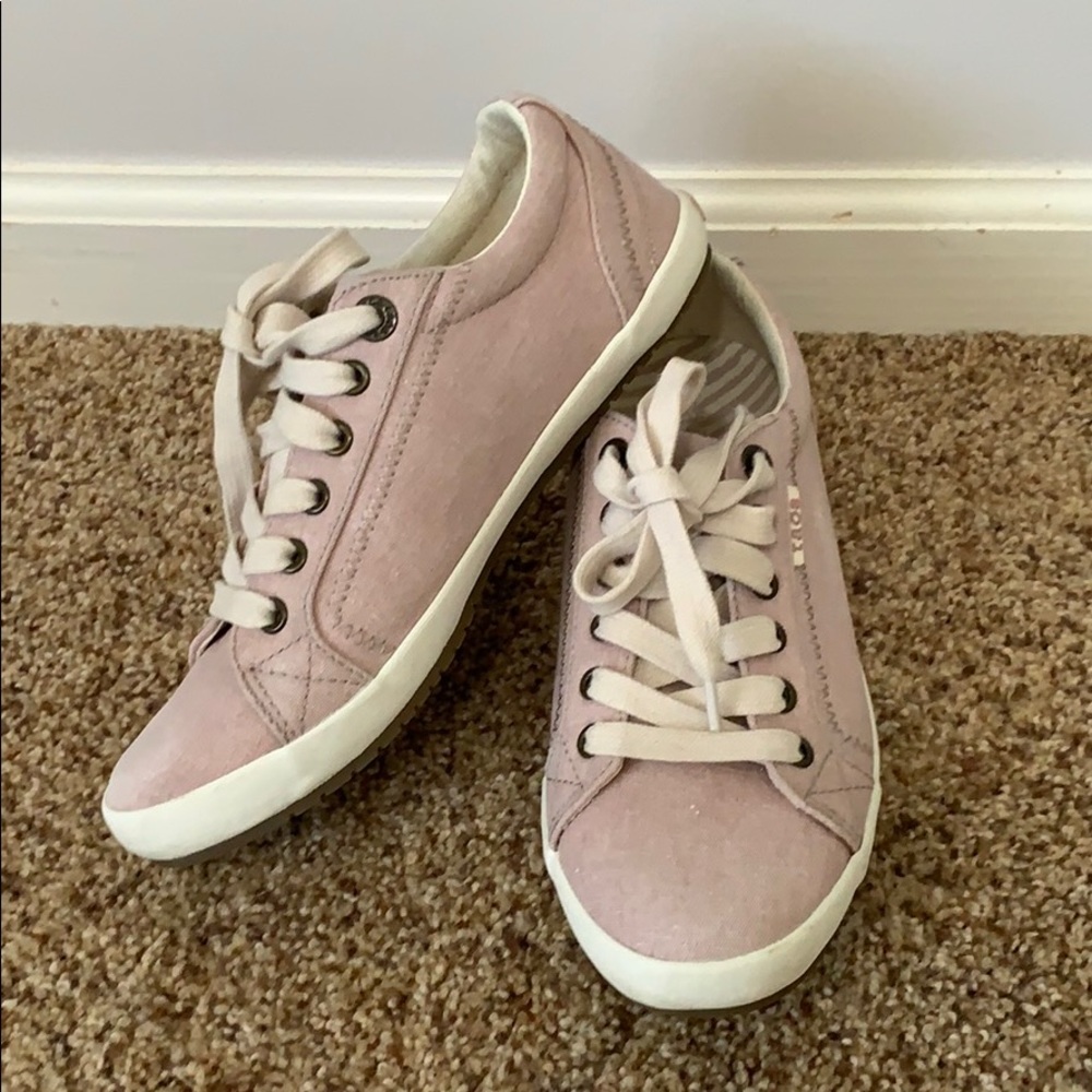 TAOS Star Mauve Wash Canvas Comfort Sneaker size 7